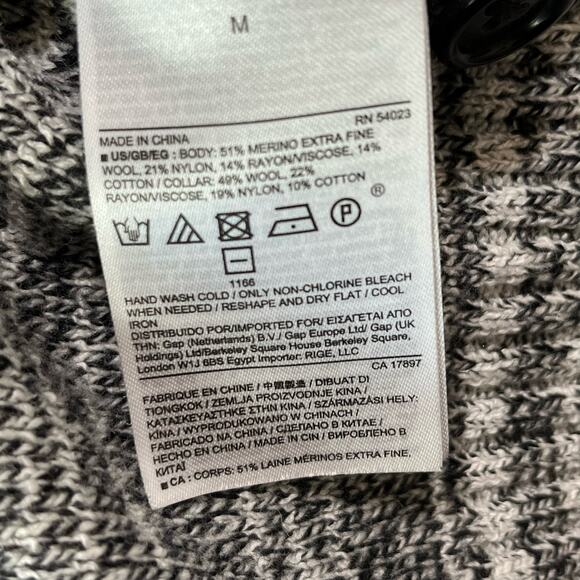 Banana Republic Women’s Sweater Sz Medium Merino Wool Blend Button Up - Picture 5 of 5